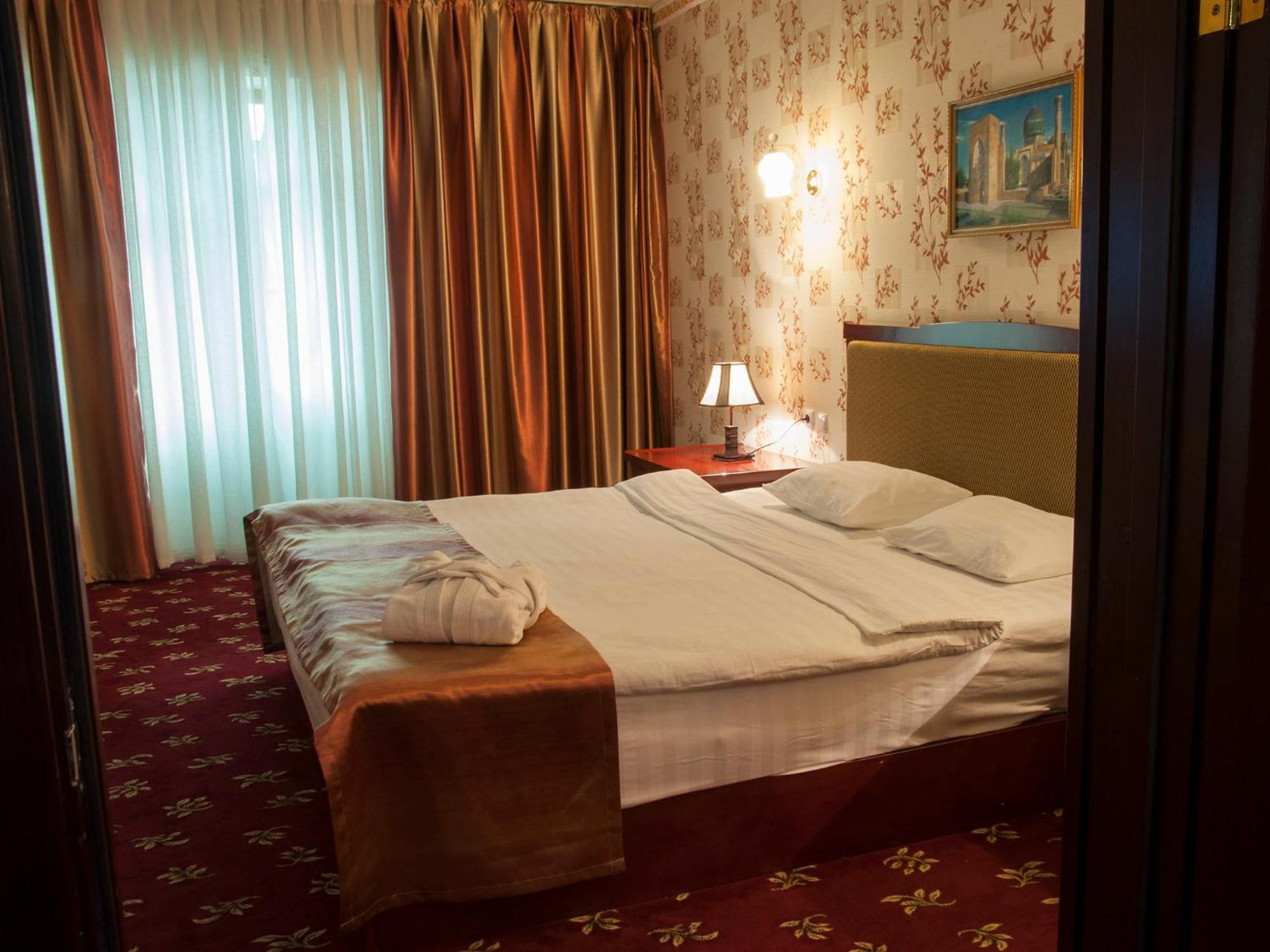 Golden Valley Hotel Tashkent Exterior photo